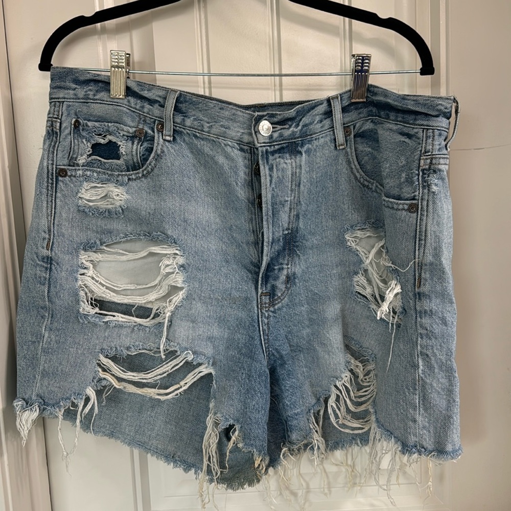 American Eagle Cropped Shorts
